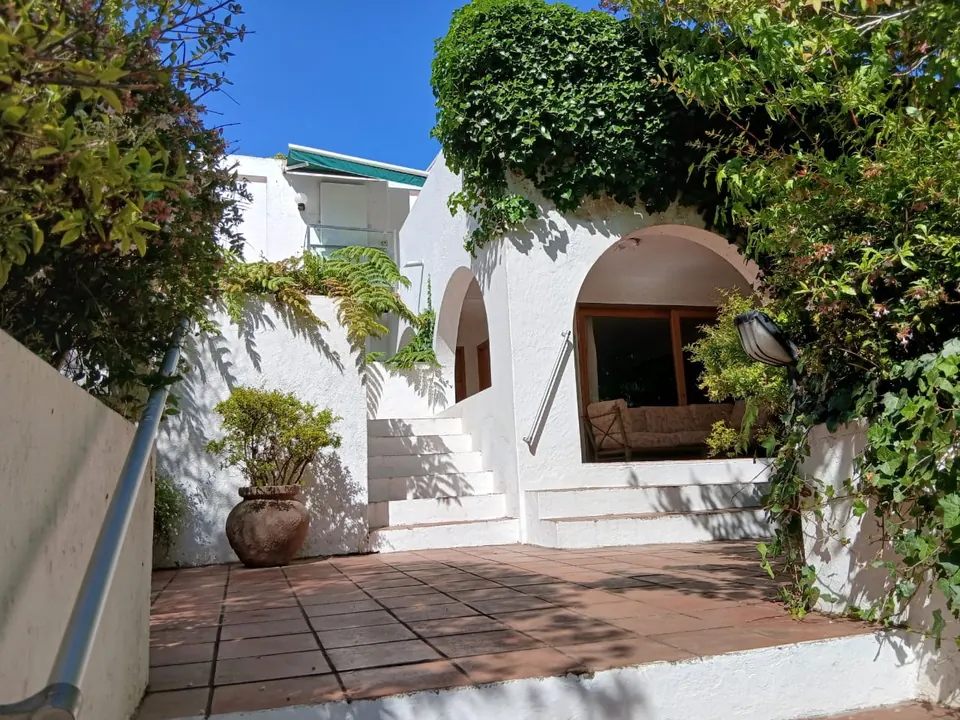 Casa con departamento independiente en Rocas de Santo Domingo, fotografía 1